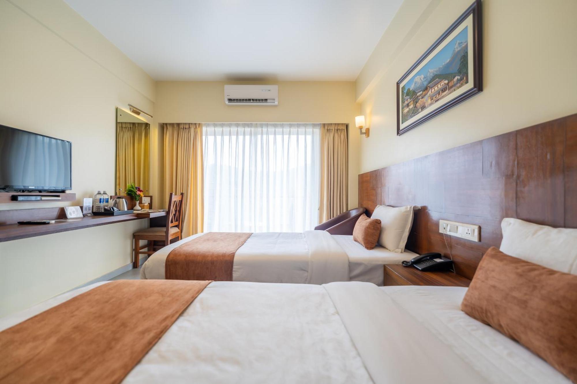 Hotel Haven O' Ganga Похара Екстериор снимка
