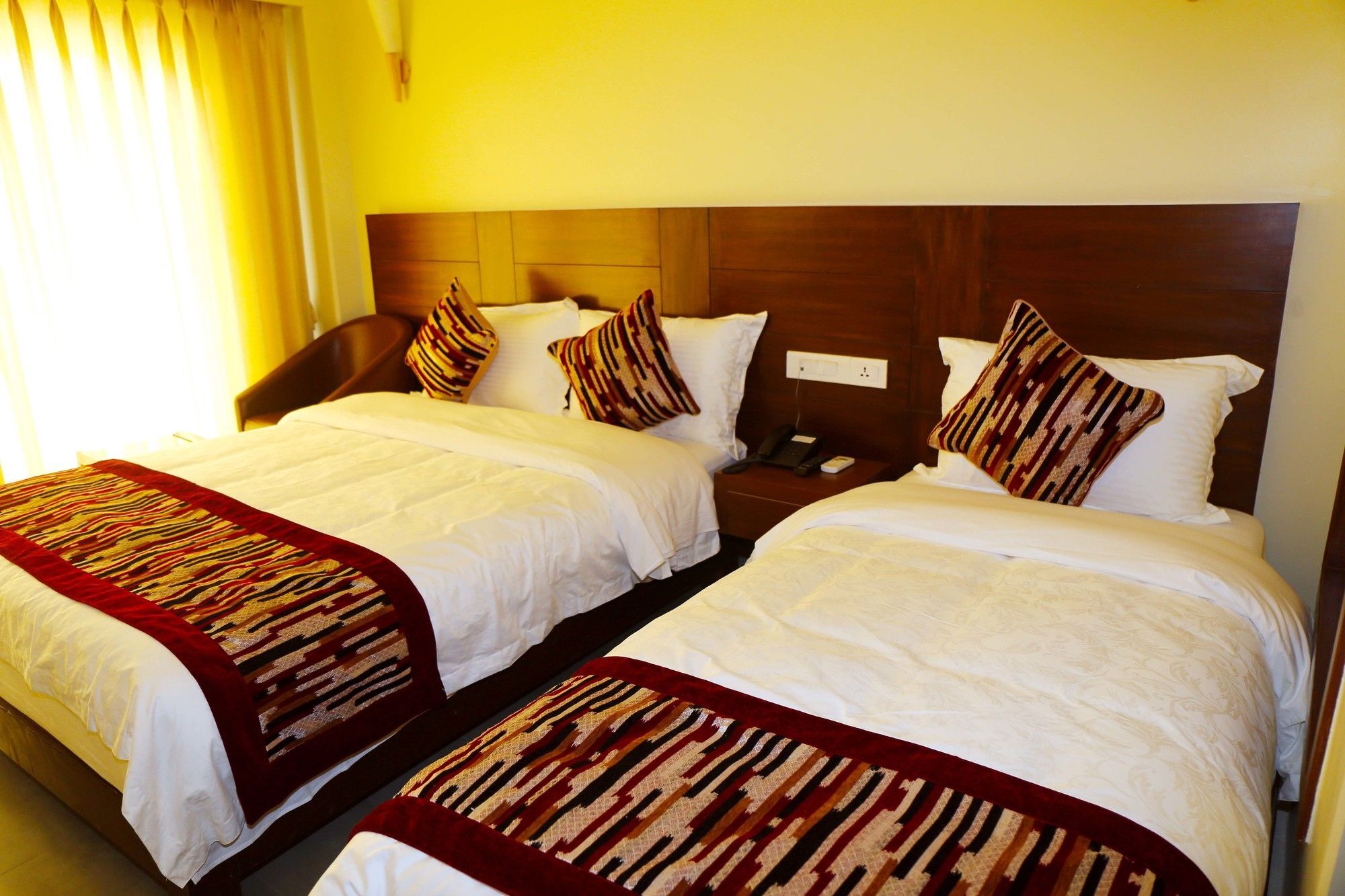 Hotel Haven O' Ganga Похара Екстериор снимка